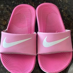 Nike 
Kids’ Kawa Sport Slide
Little Kid Size 11 - Pink
